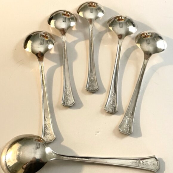 6 Vintage and Used Tudor Plate Soup Spoons in the Fortune 1939 Pattern Oneida - Picture 6 of 8